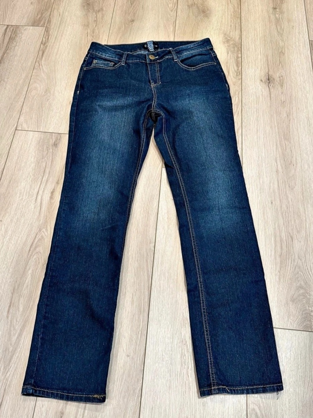 Signature Studio Boot Cut Jeans Like New